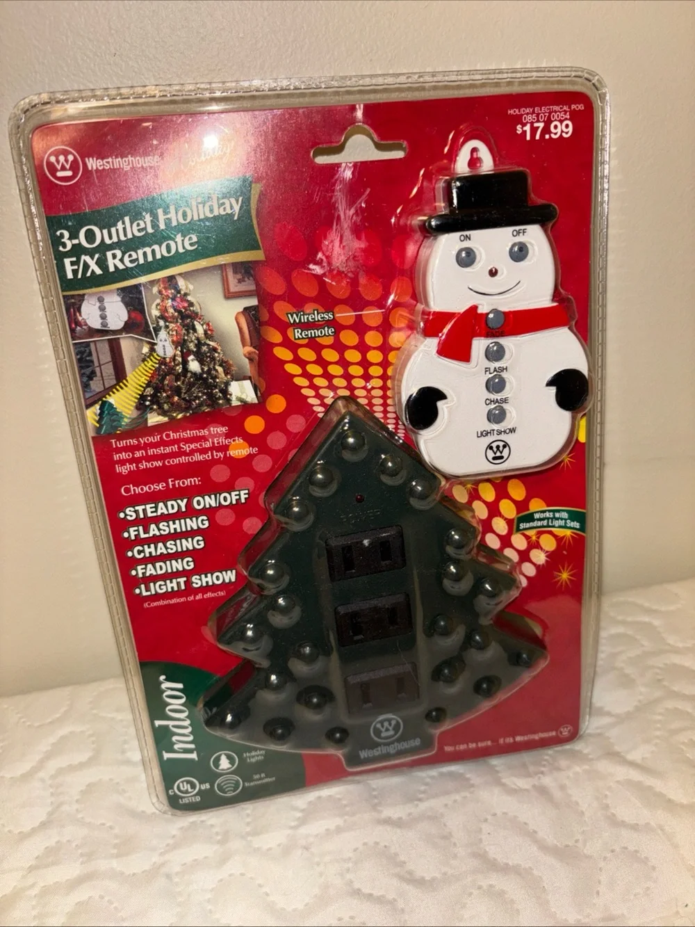 Green Holiday Tree String Light Set with Snowman Remote